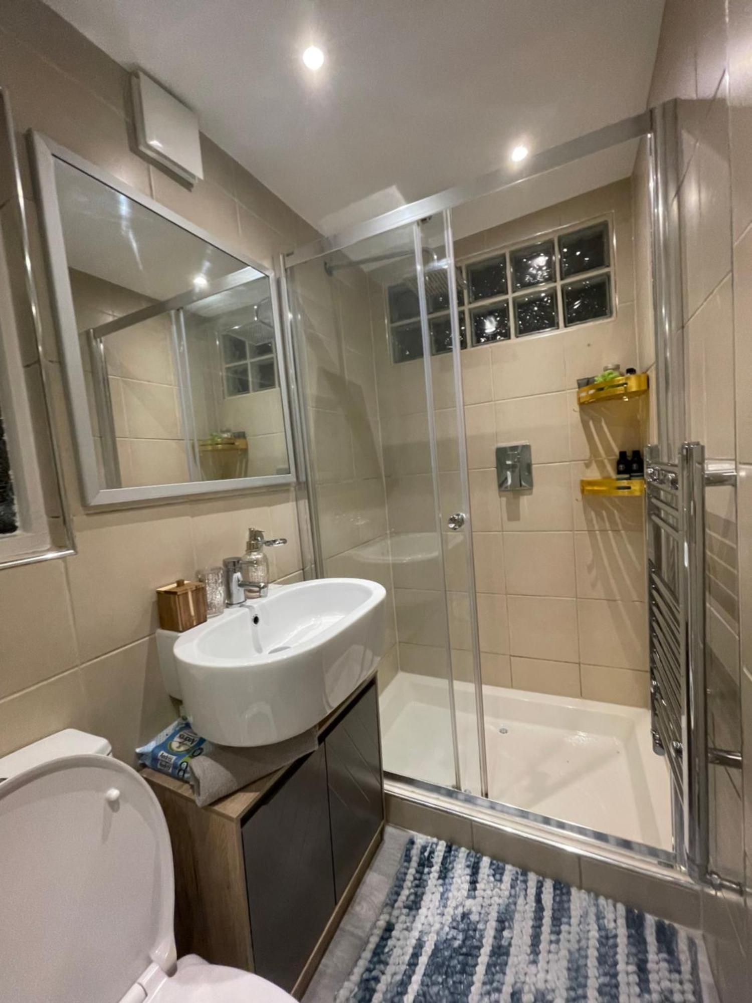 Queen Bedroom In Maida Vale 伦敦 外观 照片