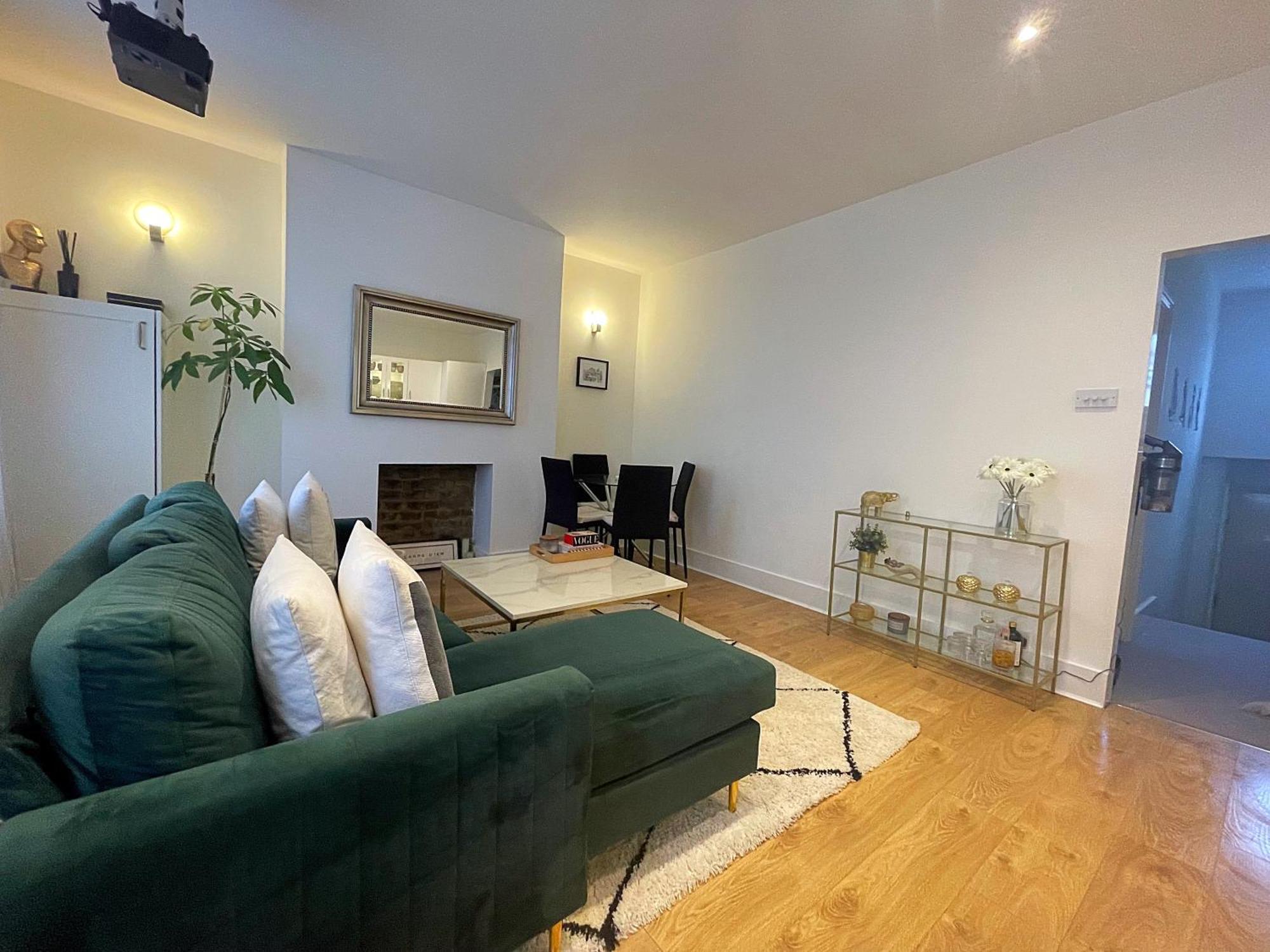 Queen Bedroom In Maida Vale 伦敦 外观 照片