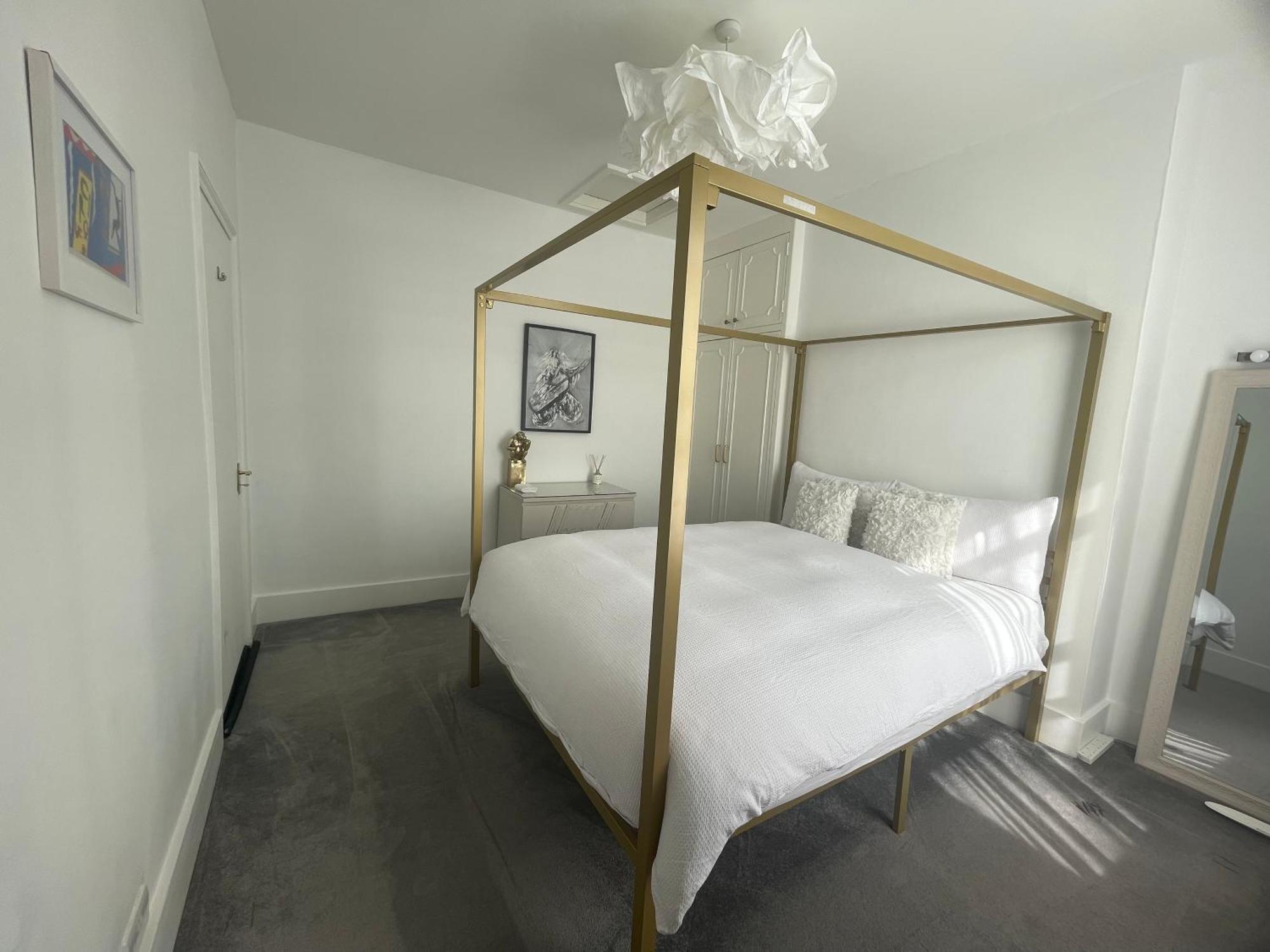 Queen Bedroom In Maida Vale 伦敦 外观 照片